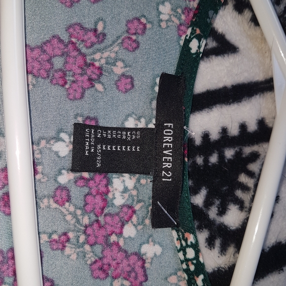 Long sleeve knee length dress. - Picture 2 of 5